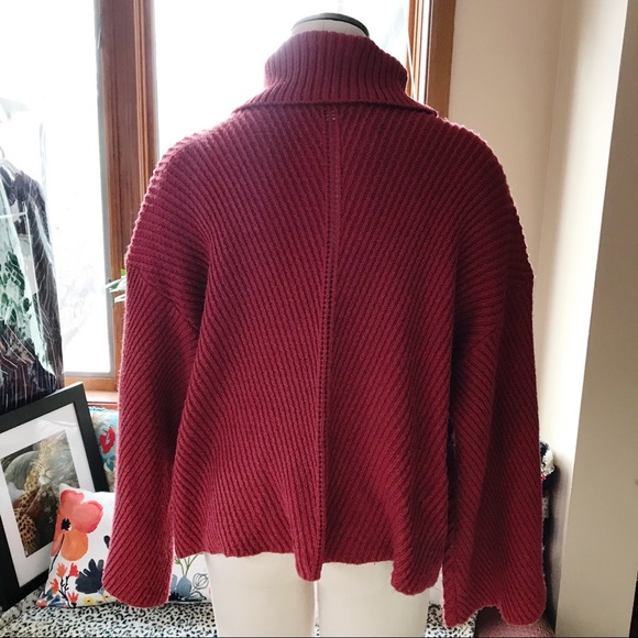 Cupcakes And Cashmere Randy Turtleneck Sweater - Picture 6 of 7